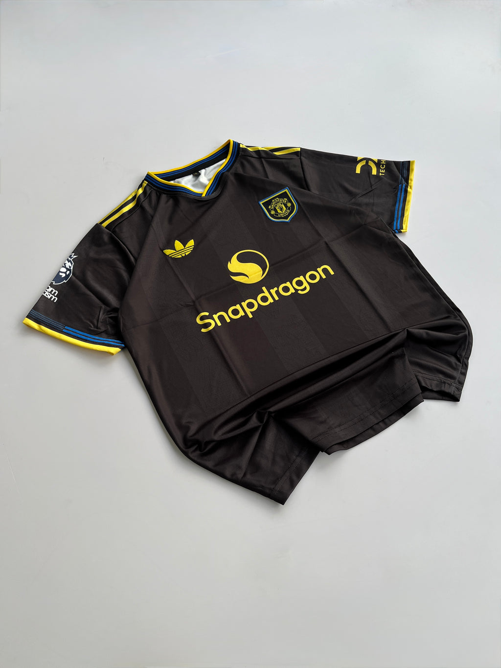 SESKO 30 MANCHESTER UNITED 2025/26  THIRD KIT EMBROIDERY