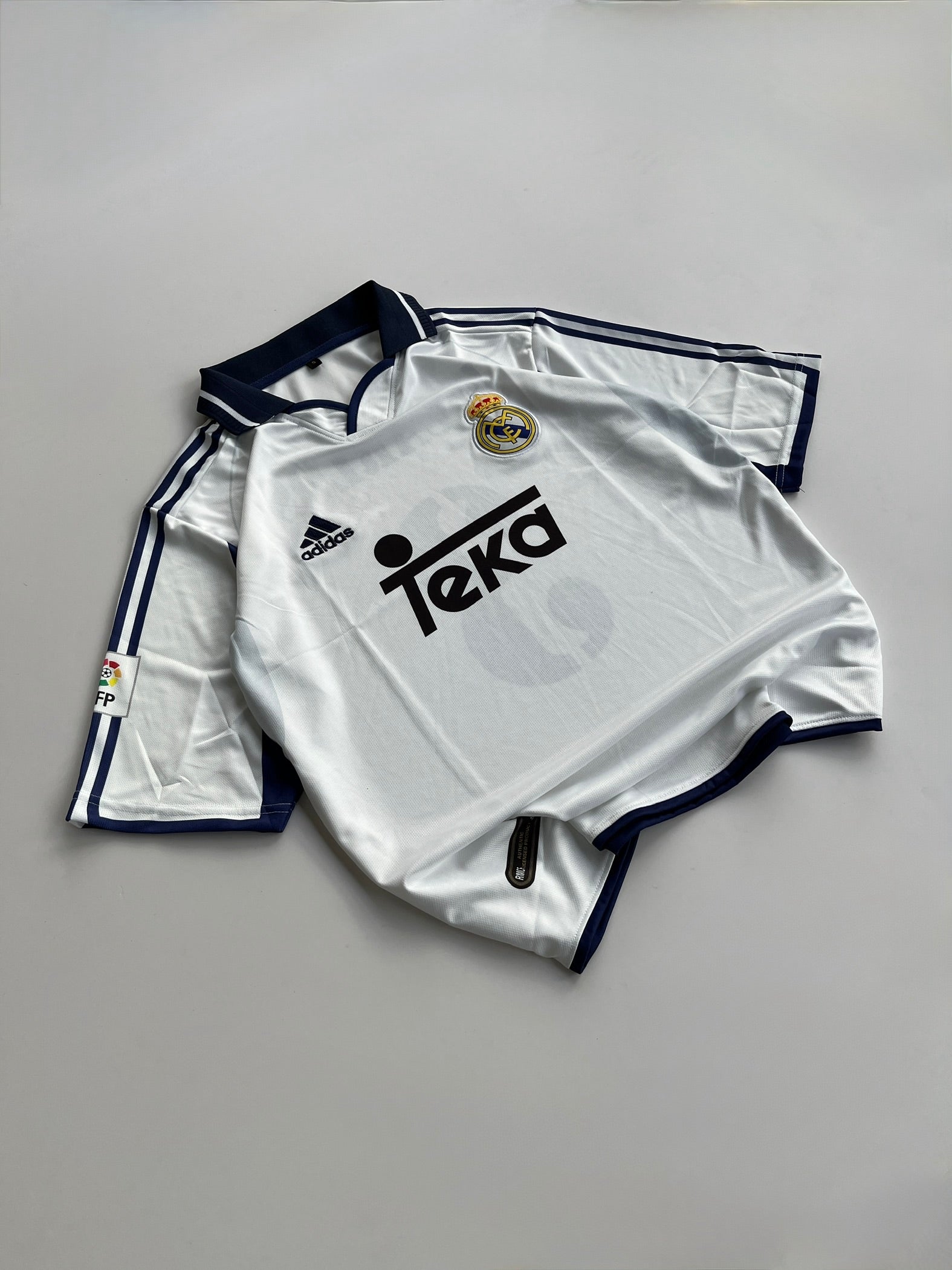 R.CARLOS 3 REAL MADRID 1999/00 RETRO HOME KIT EMBROIDERY FIVE SLEEVE