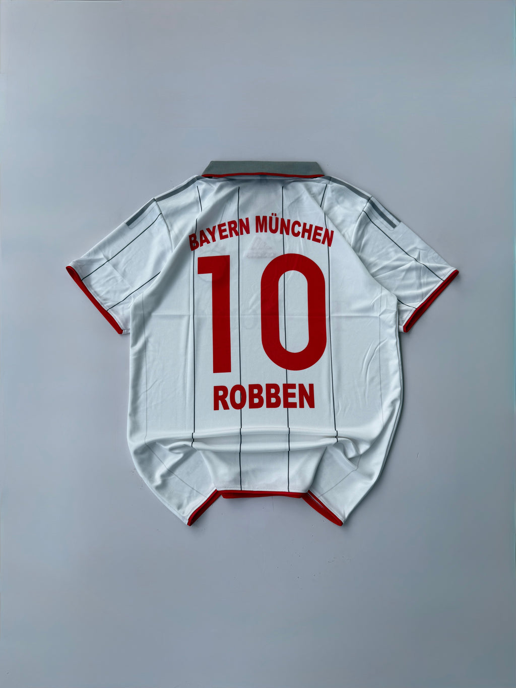 ROBBEN 10 BAYERN MUNICH 2009/10 THIRD KIT EMBROIDERY COLLER
