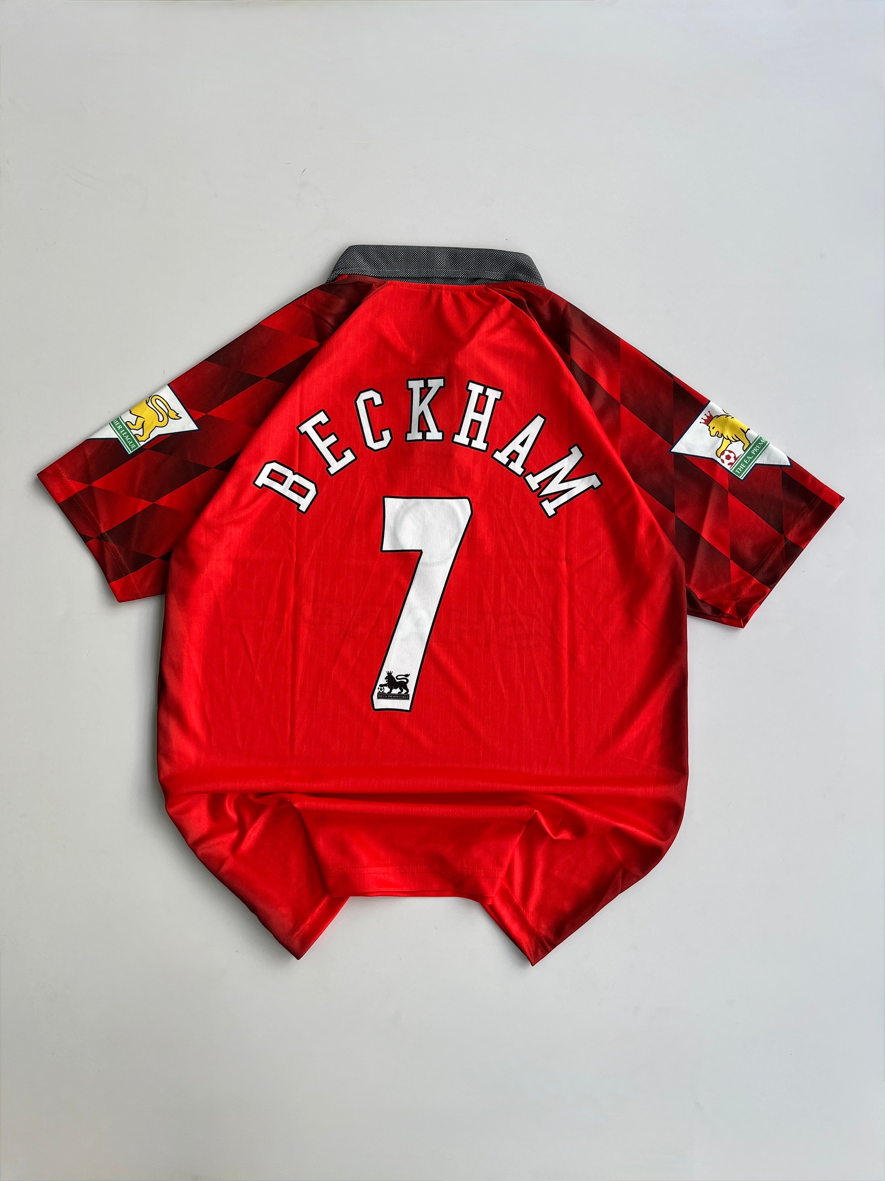 BECKHAM 7 MANCHESTER UNITED 1996/98 RETRO HOME KIT EMBROIDERY POLO