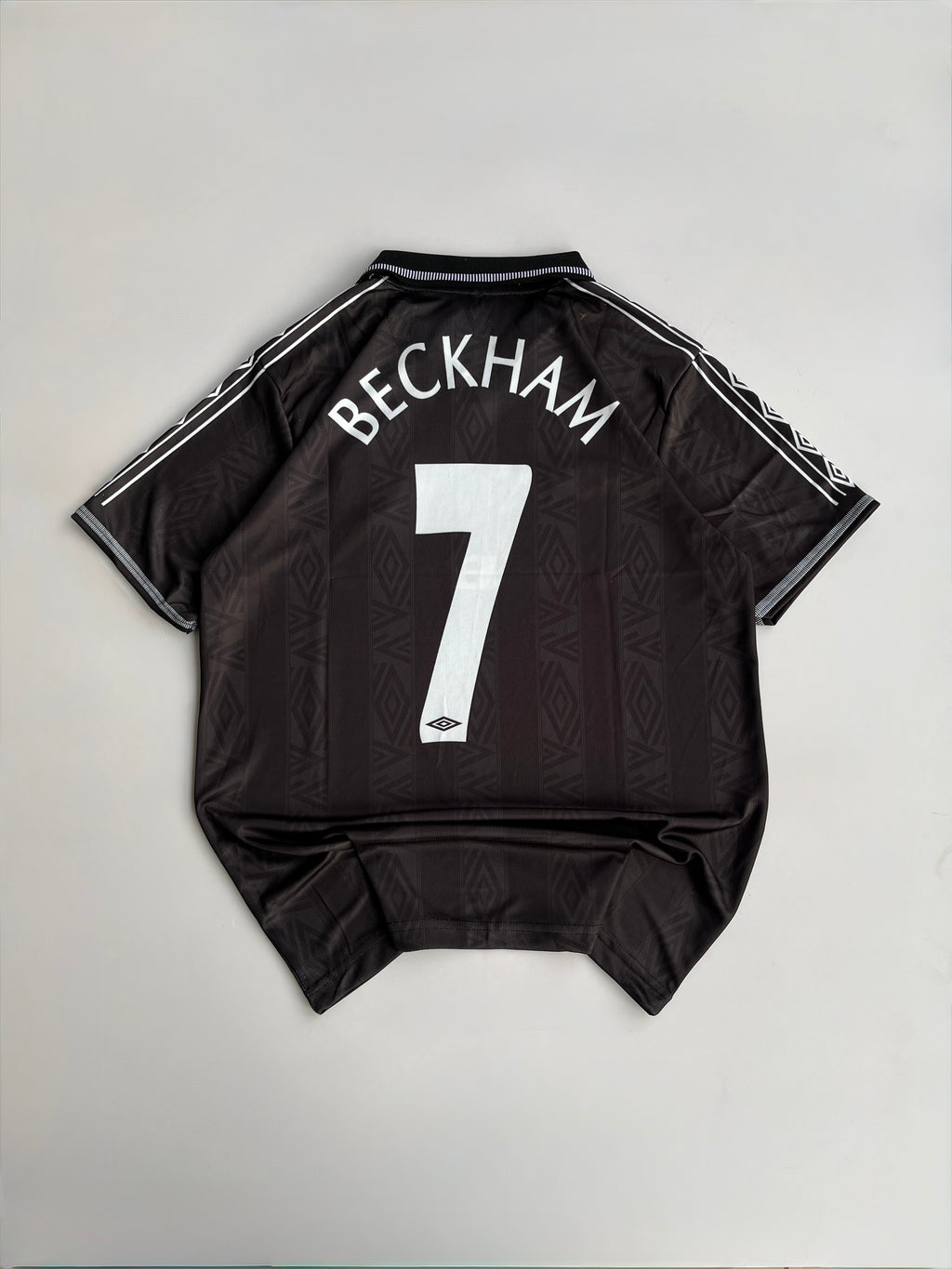 DAVID BECKHAM 7 UMBRO FOOTBALL JERSEY VINTAGE 90s-STYLE EMBROIDERY POLO