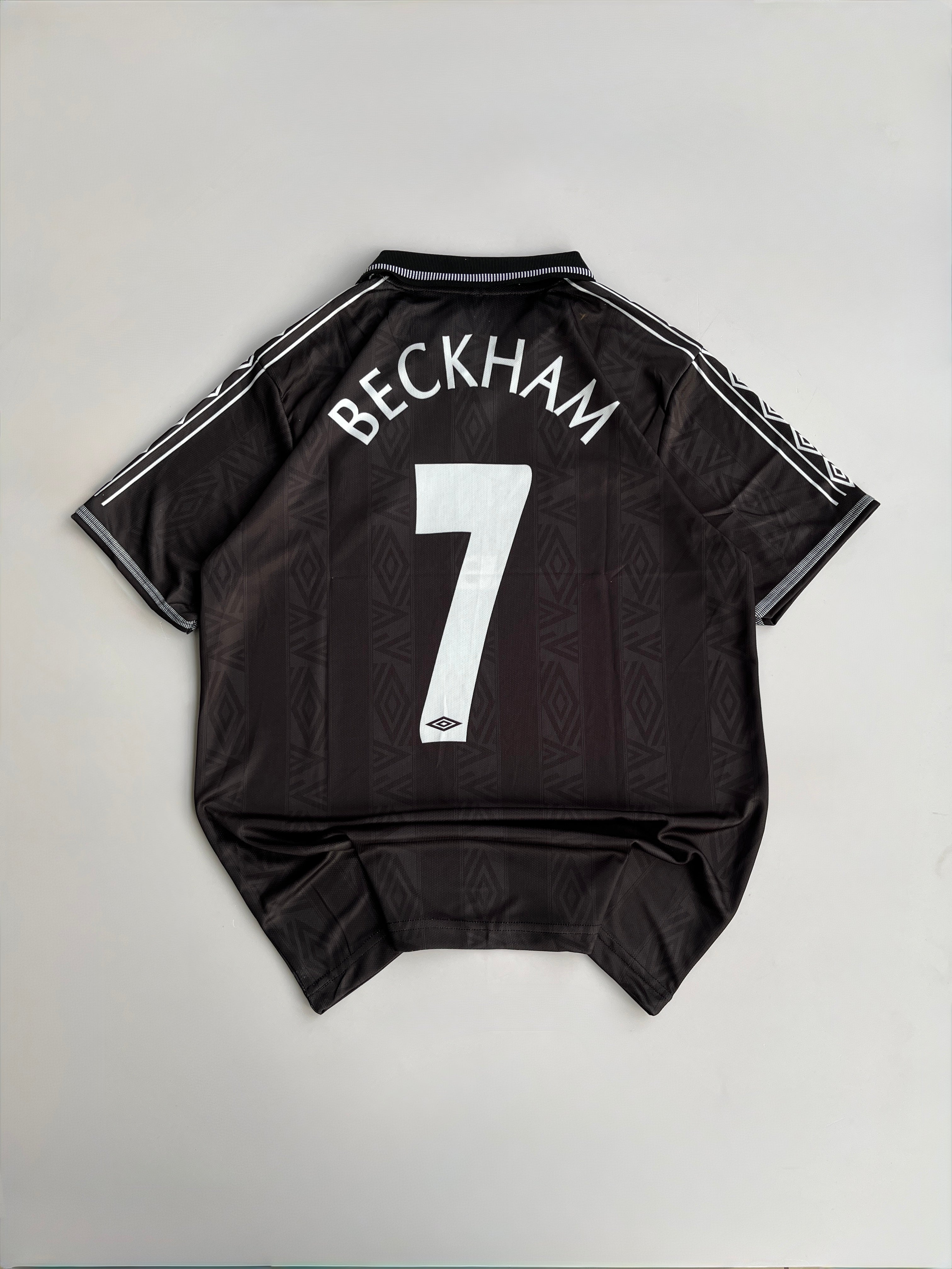 DAVID BECKHAM 7 UMBRO FOOTBALL JERSEY VINTAGE 90s-STYLE EMBROIDERY POLO