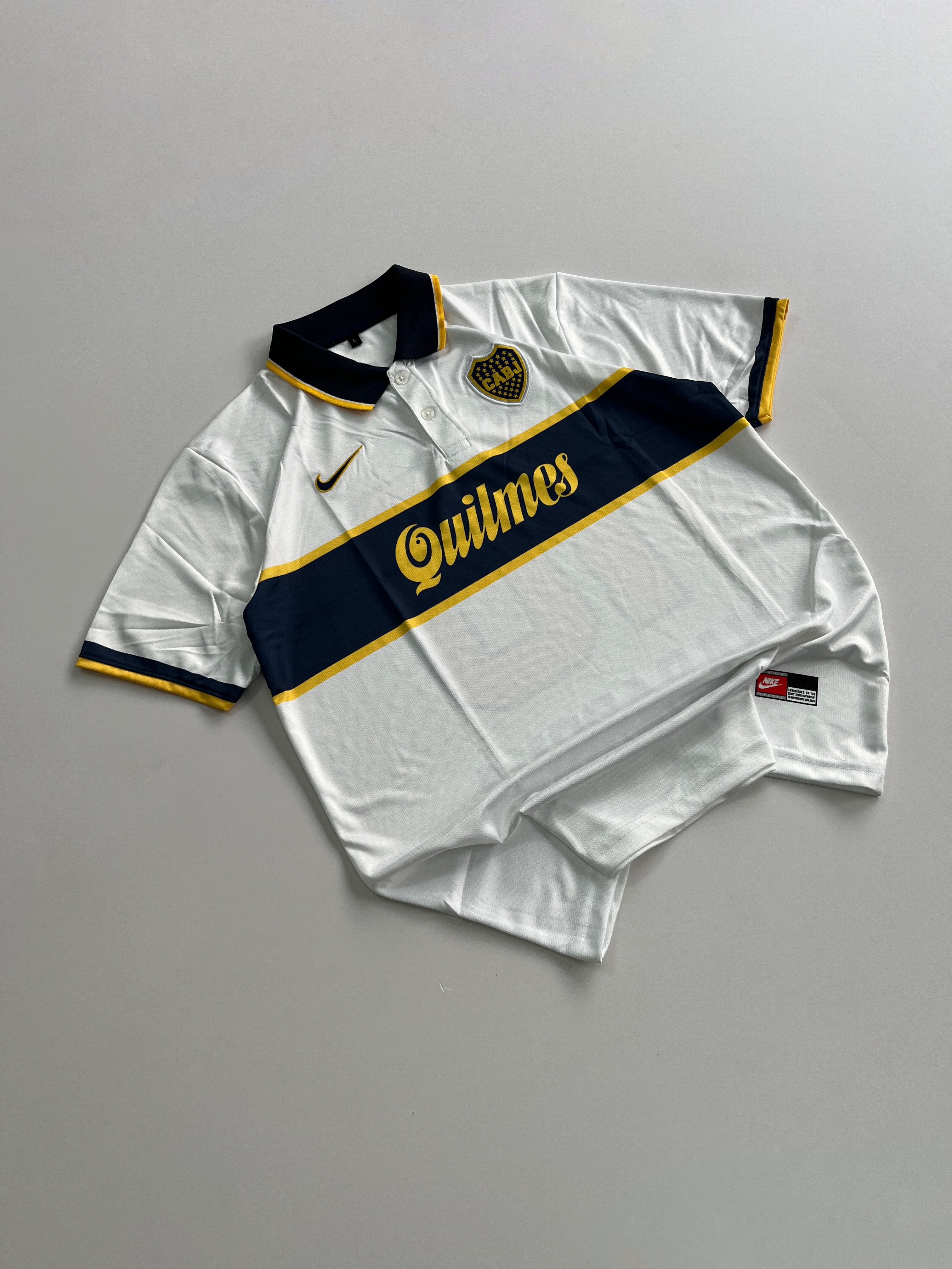 MARADONA 10 VINTAGE-STYLE BOCA JUNIORS 1996/97 AWAY KIT EMBROIDERY