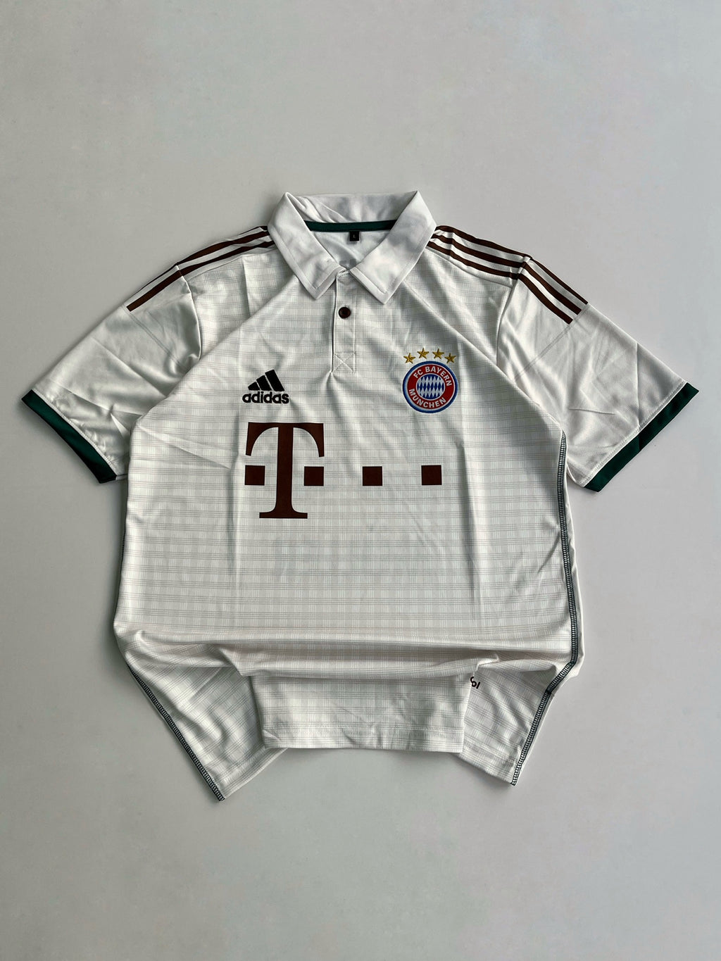 MULLER 25 BAYERN MUNICH 2013/14 AWAY KIT EMBROIDERY POLO
