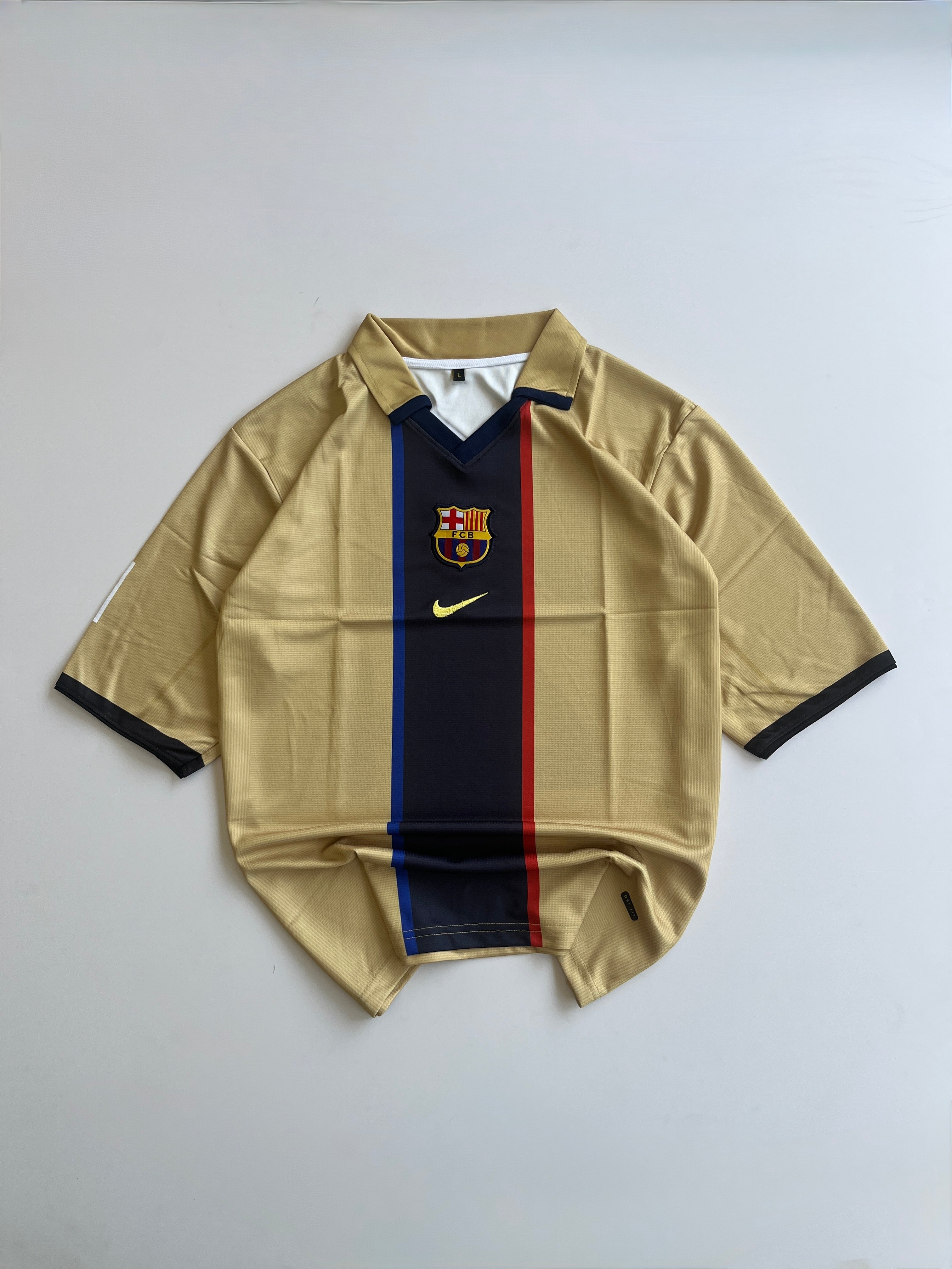 PUYOL 24 BARCELONA 2001/02 AWAY KIT FIVE SLEEVE EMBROIDERY POLO