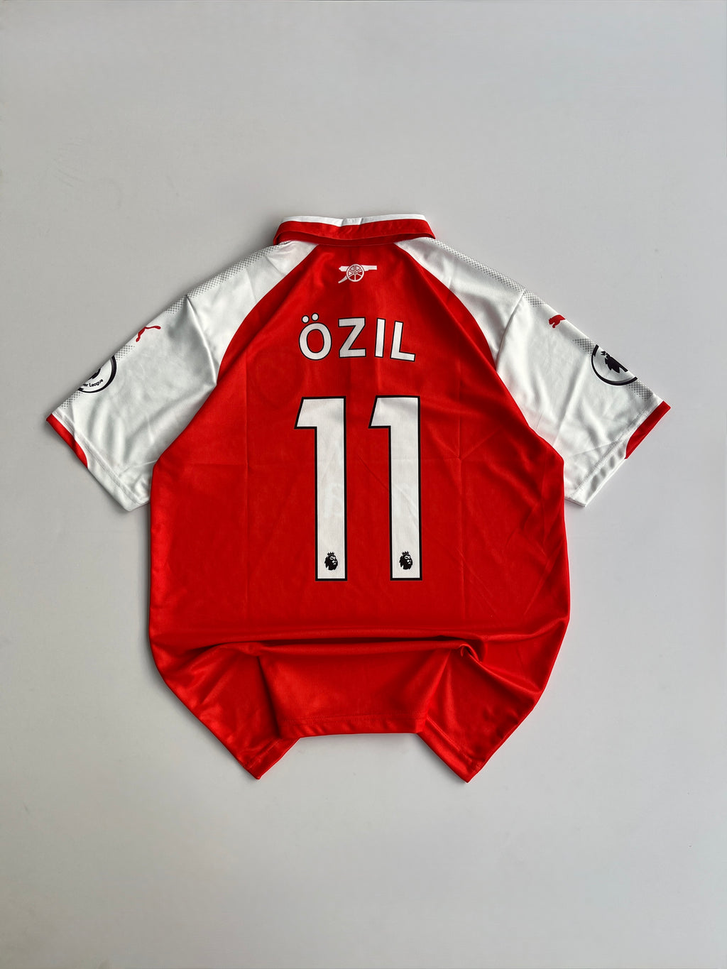 MESUT OZIL 11 ARSENAL 2017-18 HOME KIT EMBROIDERY POLO