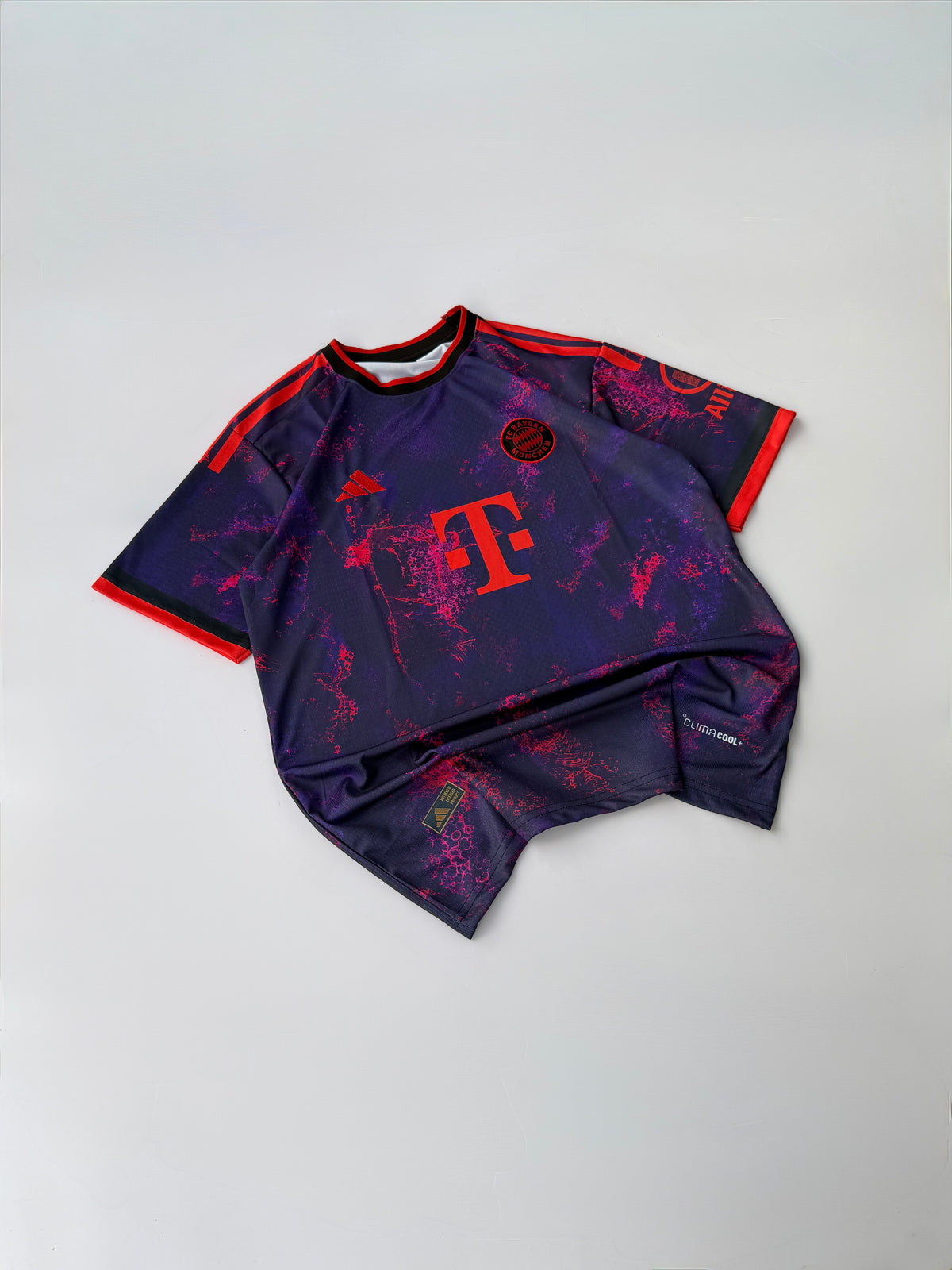 OLISE 17 BAYERN MUNICH 2026/27 THIRD KIT EMBROIDERY